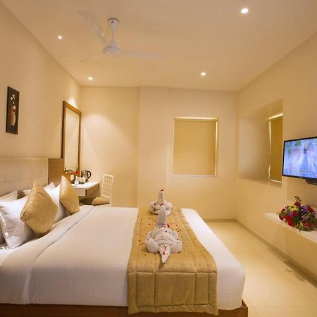 Hotel Ramida Plaza At Delhi Airport New Delhi Exterior photo