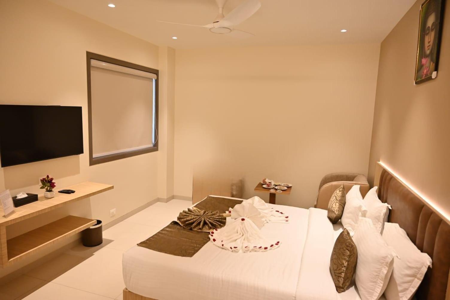Hotel Ramida Plaza At Delhi Airport New Delhi Exterior photo