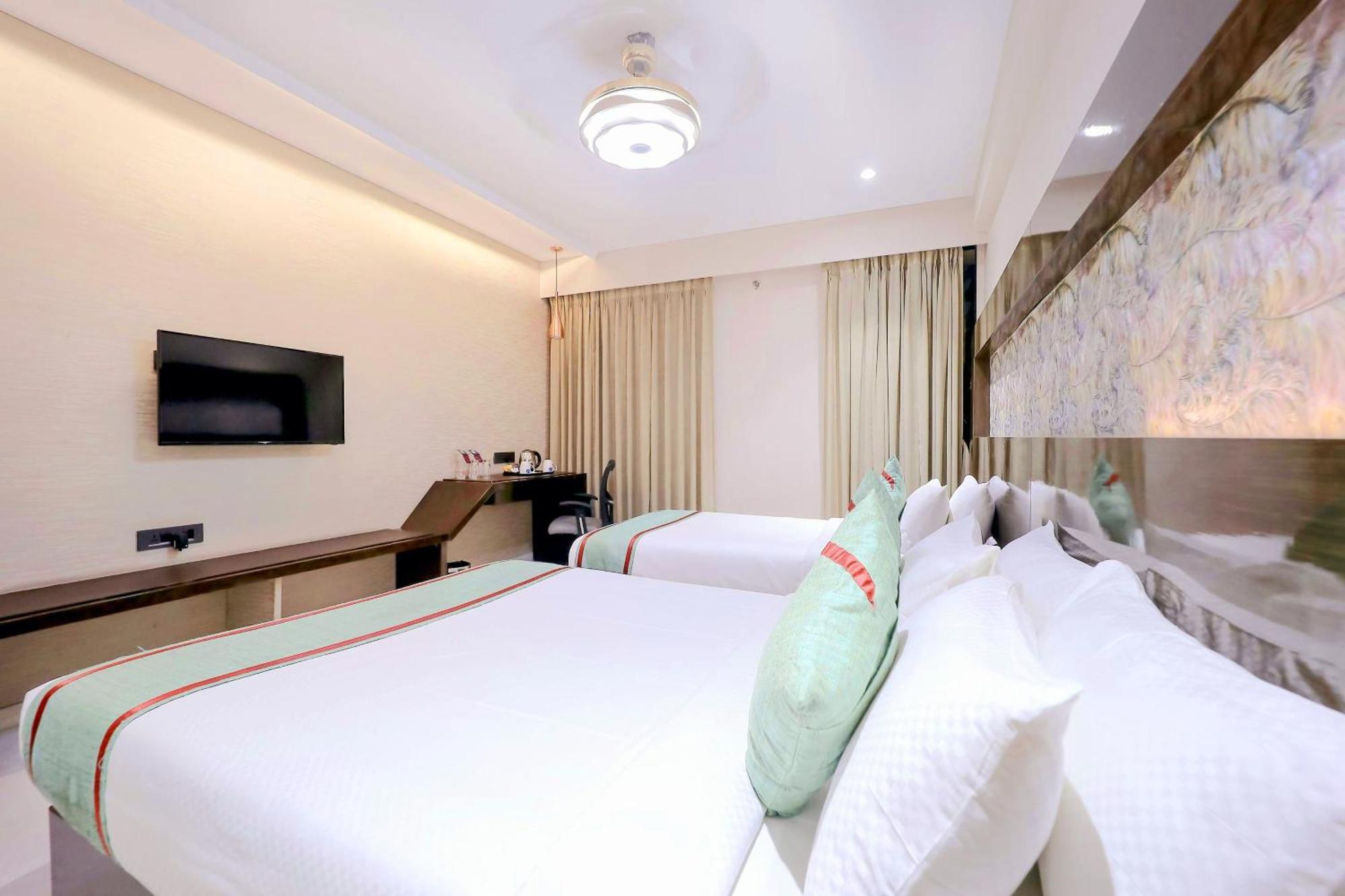 Hotel Ramida Plaza At Delhi Airport New Delhi Exterior photo