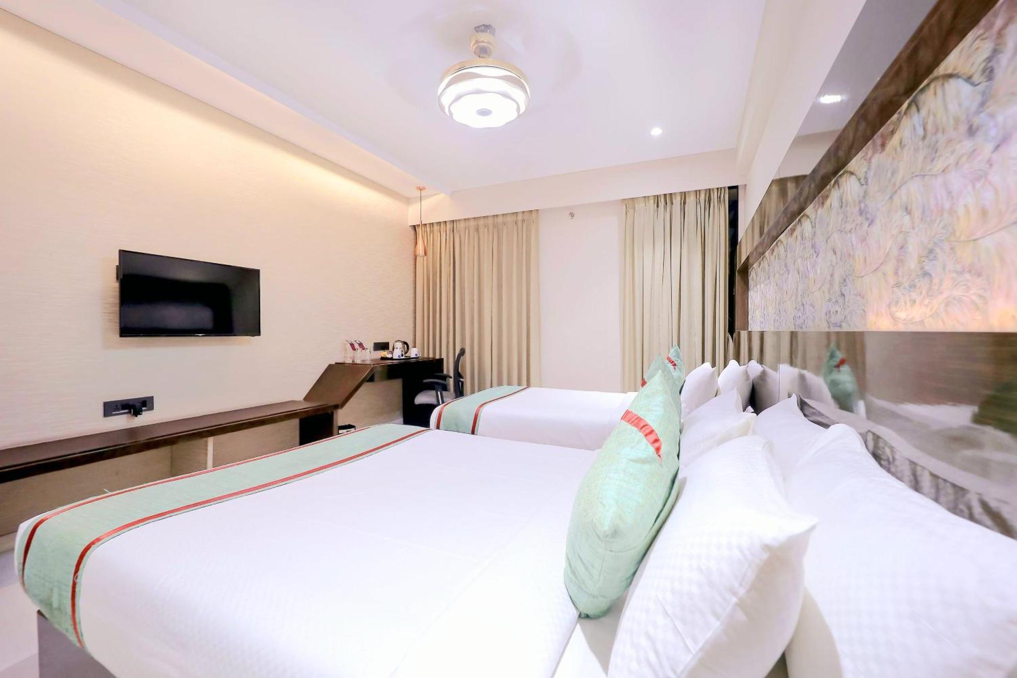 Hotel Ramida Plaza At Delhi Airport New Delhi Exterior photo